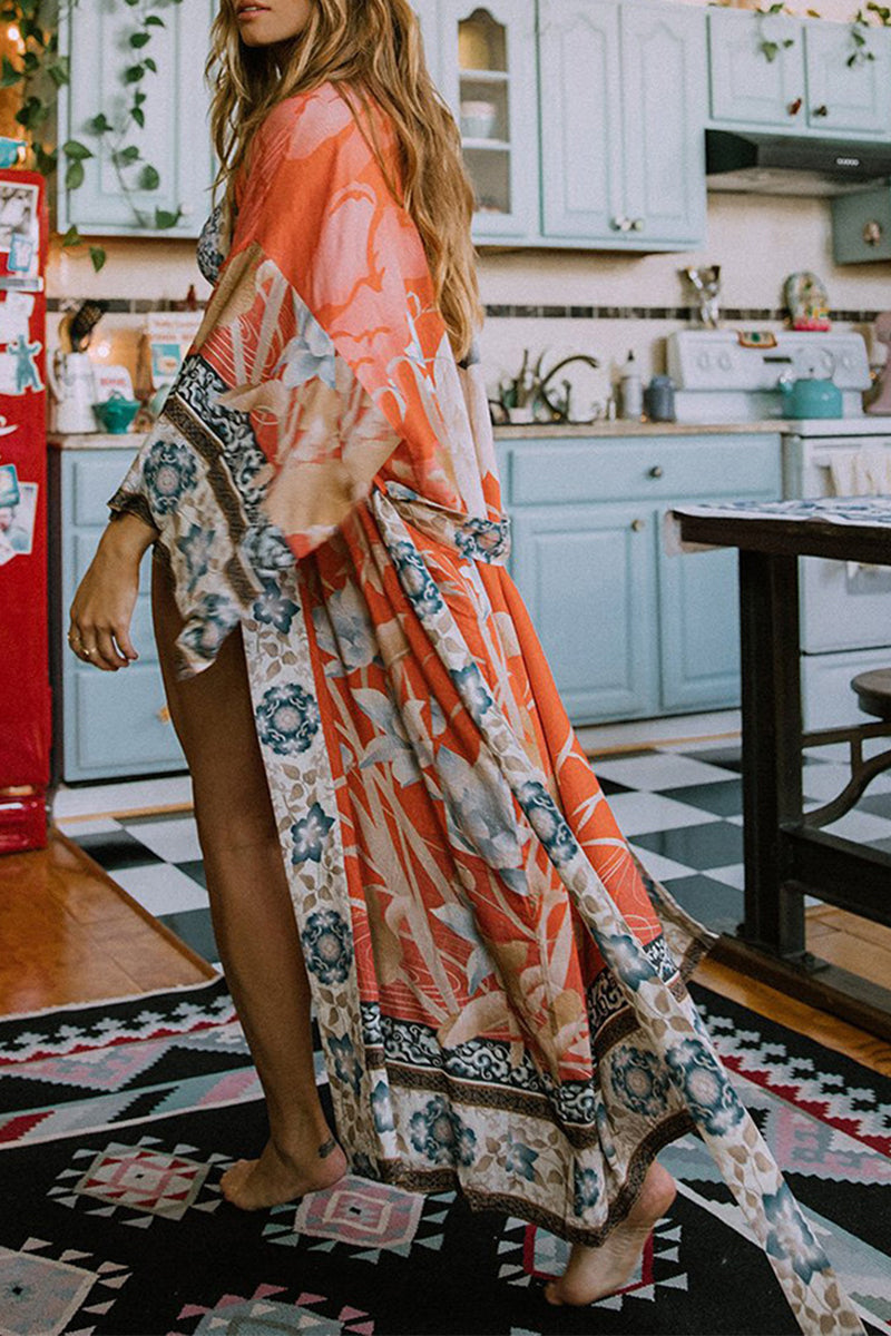 Traje de baño informal con estampado floral, encaje y contraste