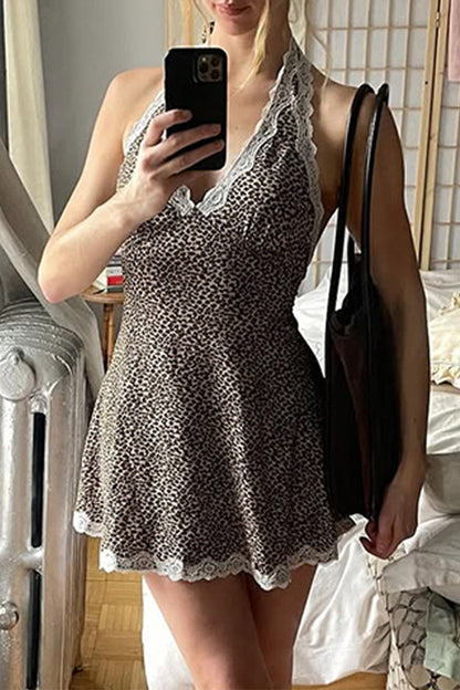 Vestidos sexis sin mangas con cuello halter y encaje de leopardo