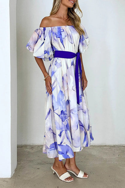 Elegante vestido de corte A con hombros descubiertos, encaje y estampado floral
