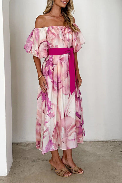 Elegante vestido de corte A con hombros descubiertos, encaje y estampado floral