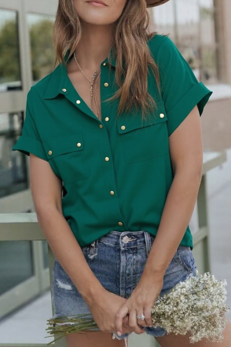 Blusas de cuello vuelto con botones y bolsillos de color liso para uso diario