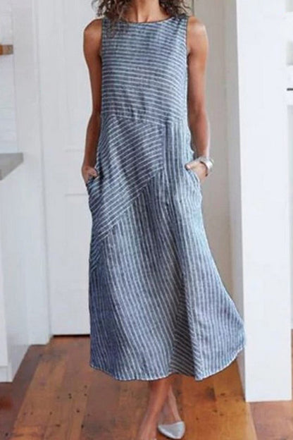 Vestido ajustado extragrande sin mangas con cuello redondo a rayas 