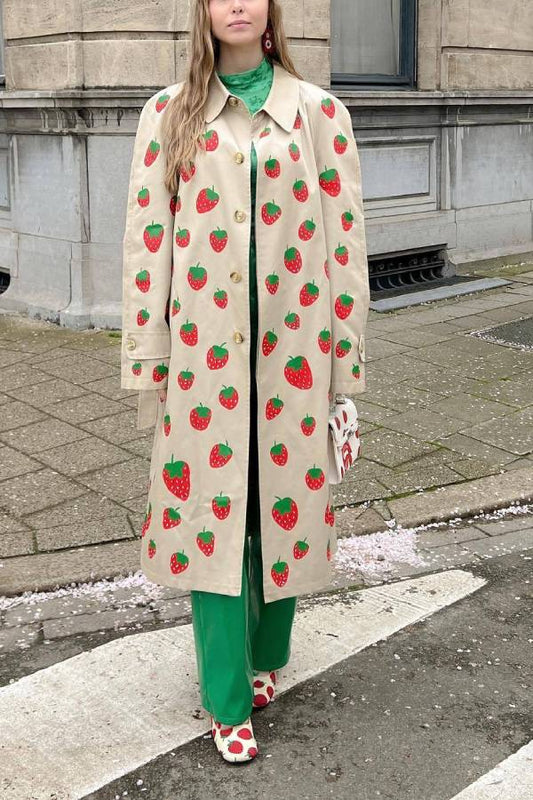 Abrigo largo con estampado de frutas de moda, gabardina color cereza 