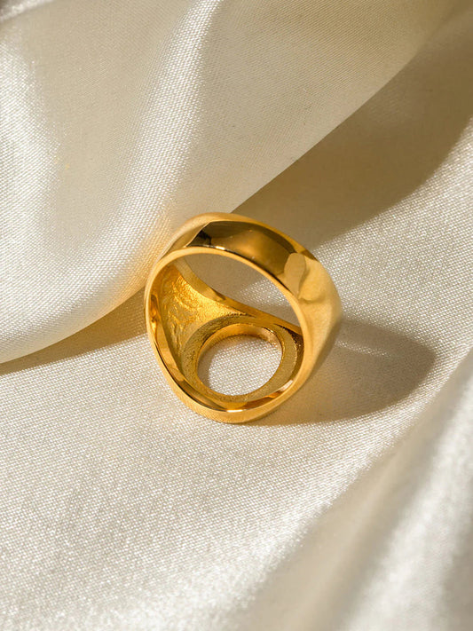 Anillo hueco ovaladoAnillo hueco ovaladoAnillo hueco ovalado 