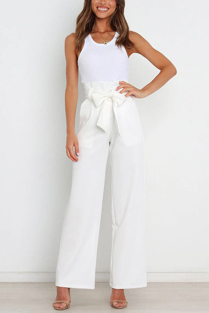 Pantalones anchos con bolsillos y cinturón de moda