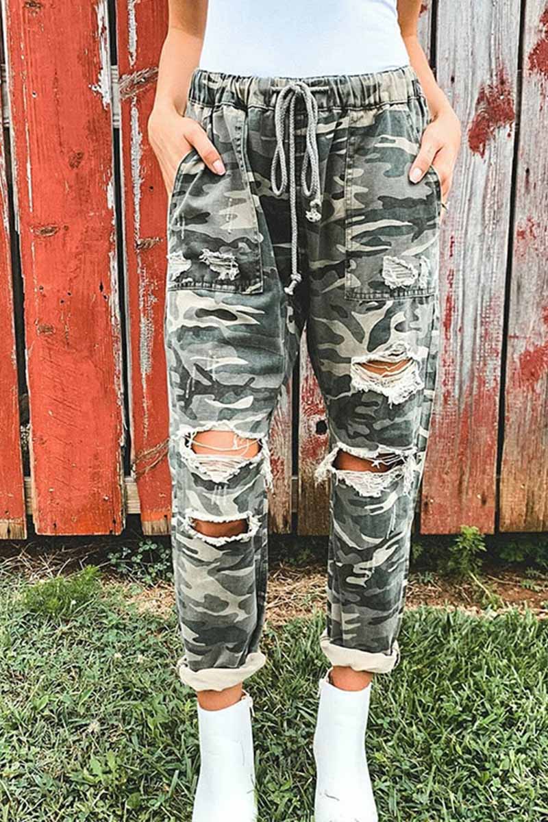 Pantalones de camuflaje con cintura ajustable y agujeros