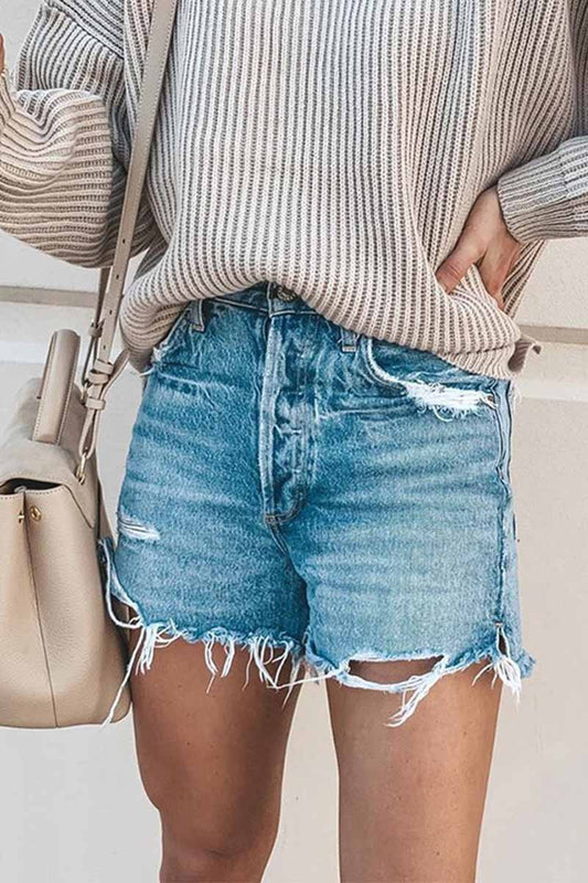 Shorts vaqueros de verano con flecos, rotos y botones sueltos
