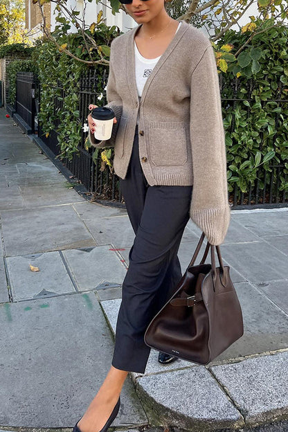 Chaqueta tipo cárdigan informal con dos bolsillos