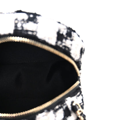 Tweed Quilted Round Clutch With Chain Black Ecru White