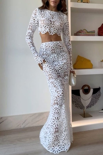 Top corto de vacaciones de manga larga con estampado floral y encaje de crochet de Balmy Summers