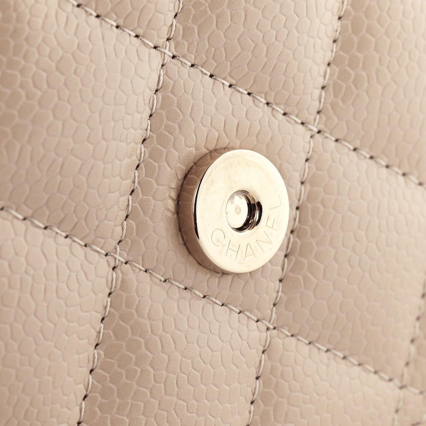 Caviar Quilted Wallet on Chain WOC Beige