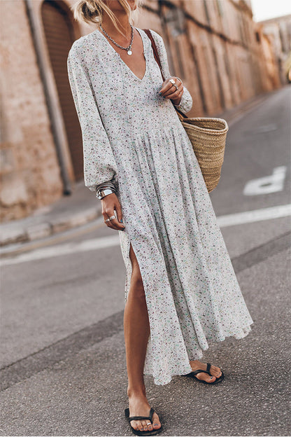 Vestido largo con aberturas y cuello en V con estampado floral multicolor 