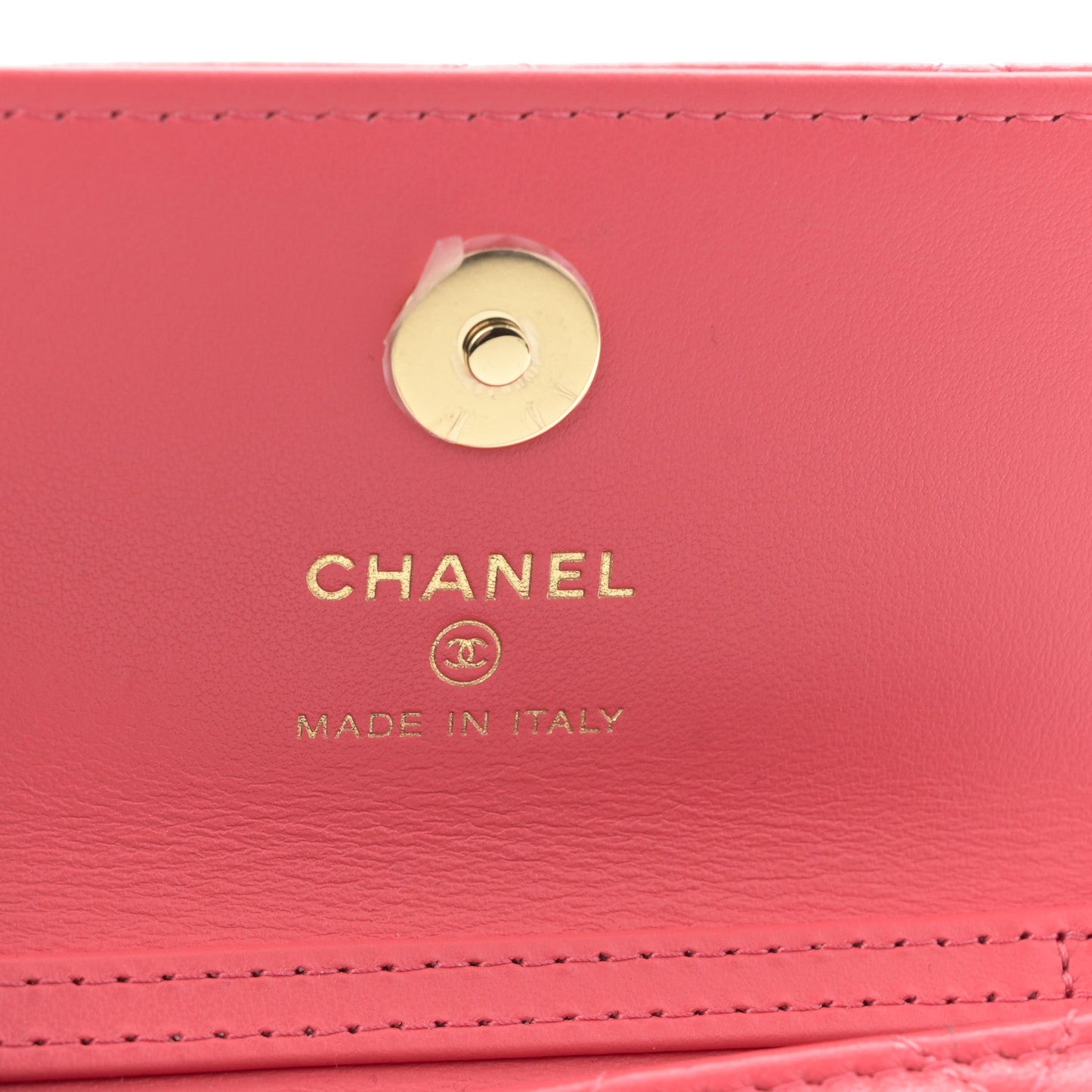 Shiny Lambskin Quilted Card Holder On Chain Pink