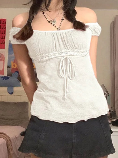 Tops de encaje con estética de los años 2000 para mujer, camiseta con hombros descubiertos y cordón ajustable, camiseta de moda coreana para mujer, ropa urbana grunge de hadas