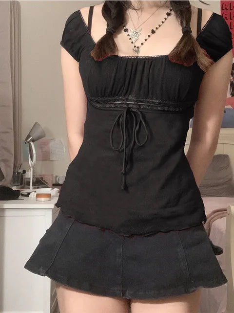 Tops de encaje con estética de los años 2000 para mujer, camiseta con hombros descubiertos y cordón ajustable, camiseta de moda coreana para mujer, ropa urbana grunge de hadas