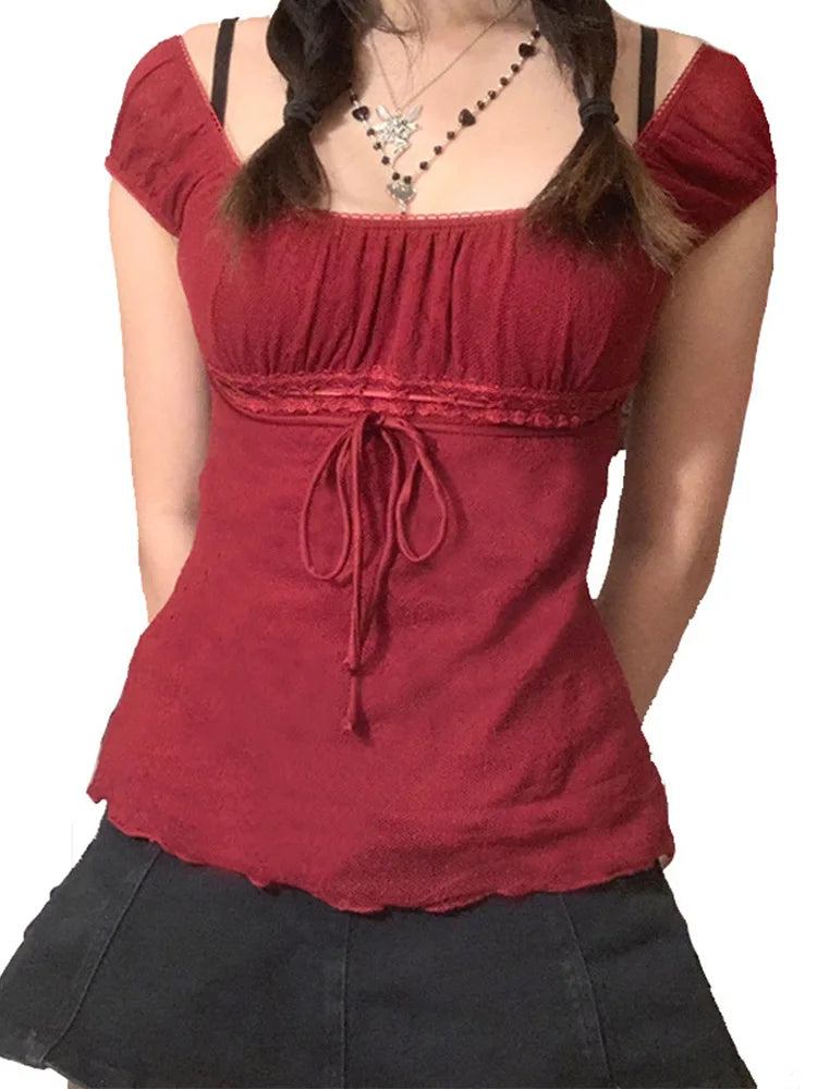 Tops de encaje con estética de los años 2000 para mujer, camiseta con hombros descubiertos y cordón ajustable, camiseta de moda coreana para mujer, ropa urbana grunge de hadas