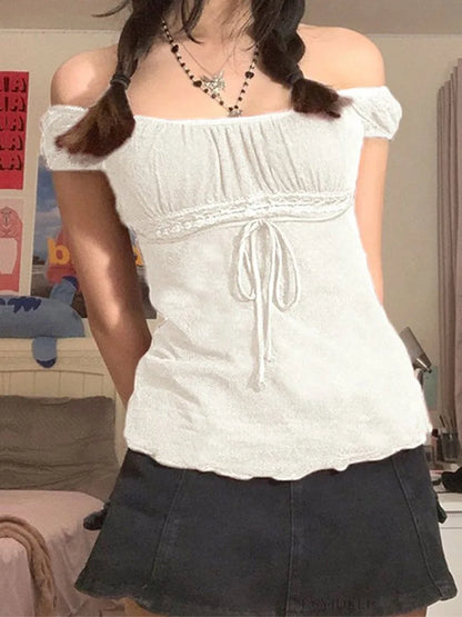 Tops de encaje con estética de los años 2000 para mujer, camiseta con hombros descubiertos y cordón ajustable, camiseta de moda coreana para mujer, ropa urbana grunge de hadas