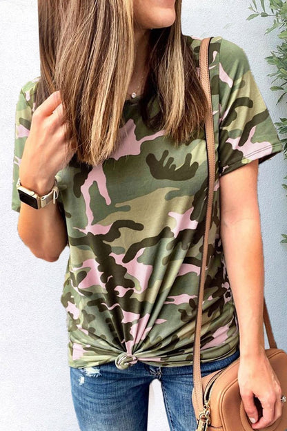 Camiseta con estampado de camuflaje y cuello redondo
