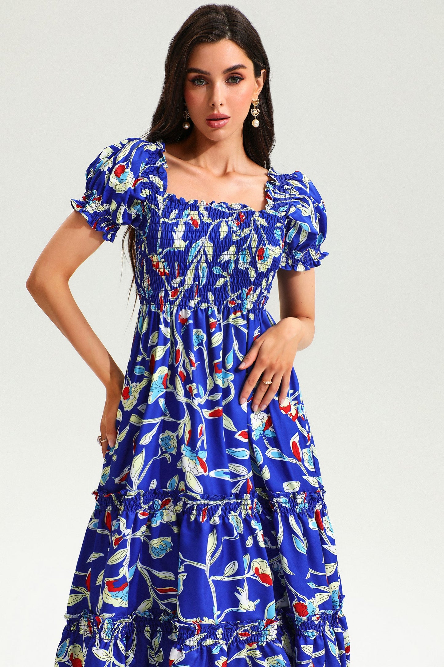Vestido midi de manga corta con cuello cuadrado y estampado botánico 