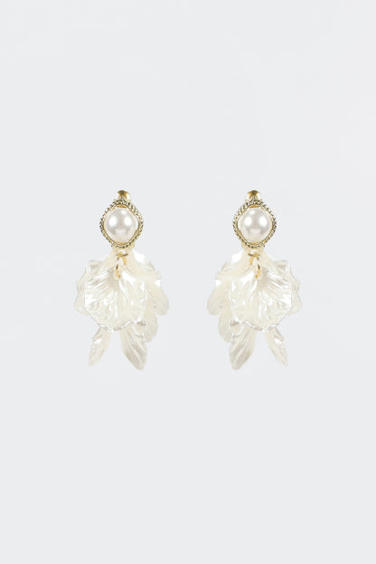 Pendientes de flores con perlas de imitación 