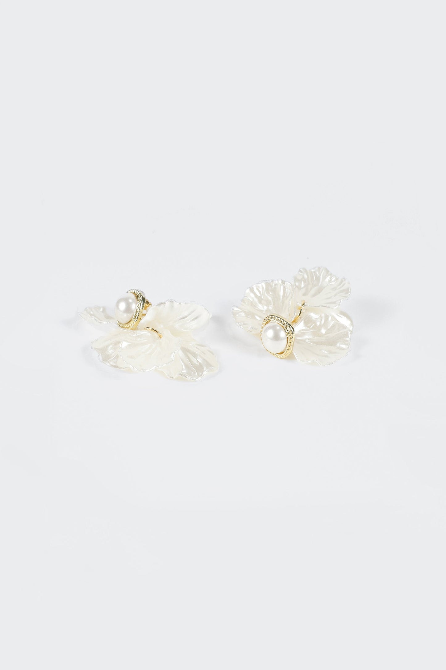 Pendientes de flores con perlas de imitación 