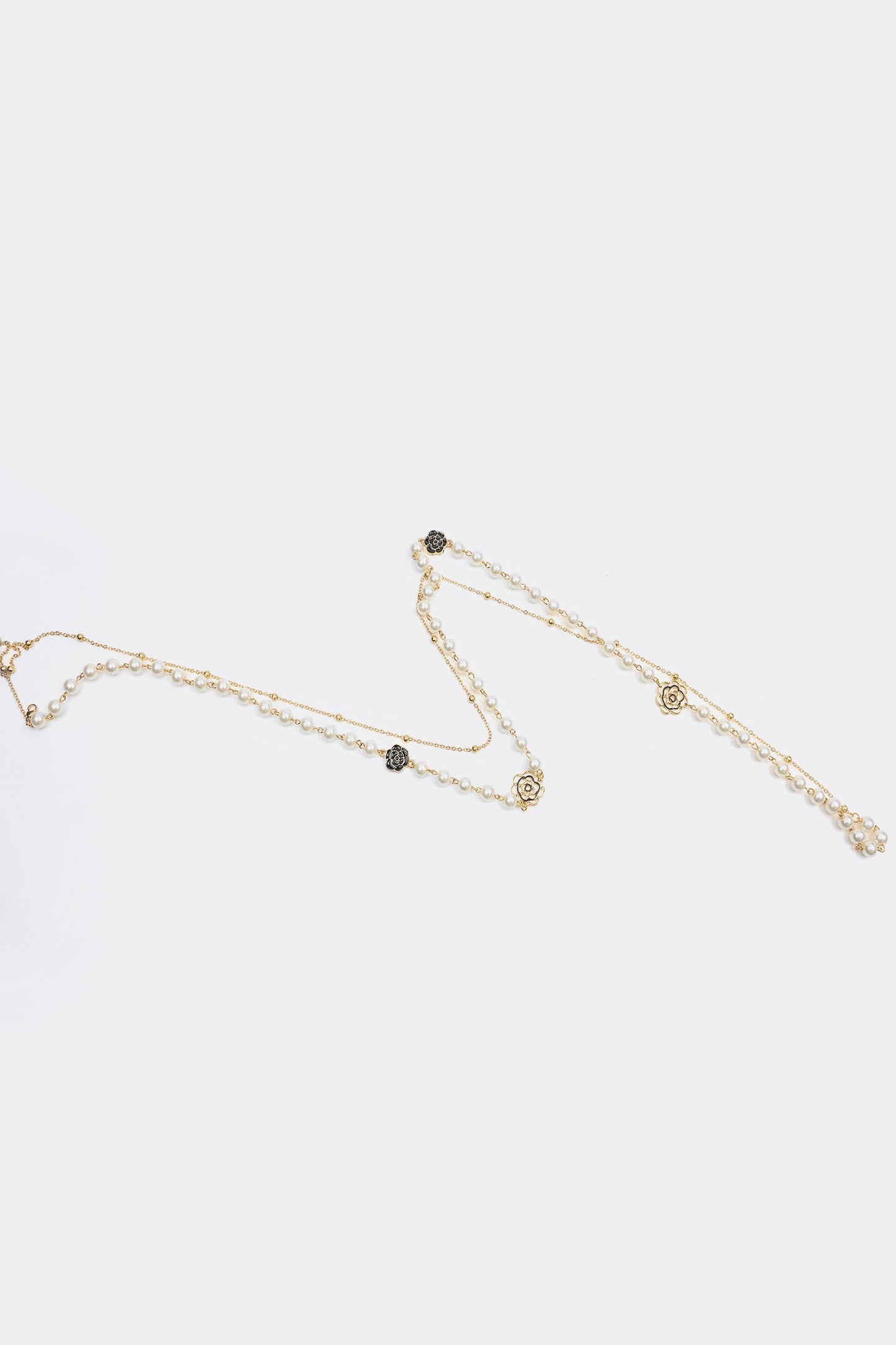 Collar largo floral de metal con perla sintética 