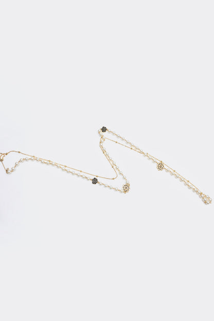 Collar largo floral de metal con perla sintética 