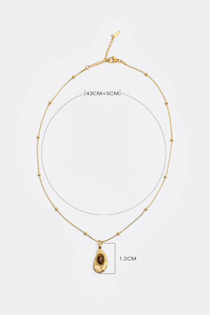 Collar con decoración de ópalo y dije de gota de agua 