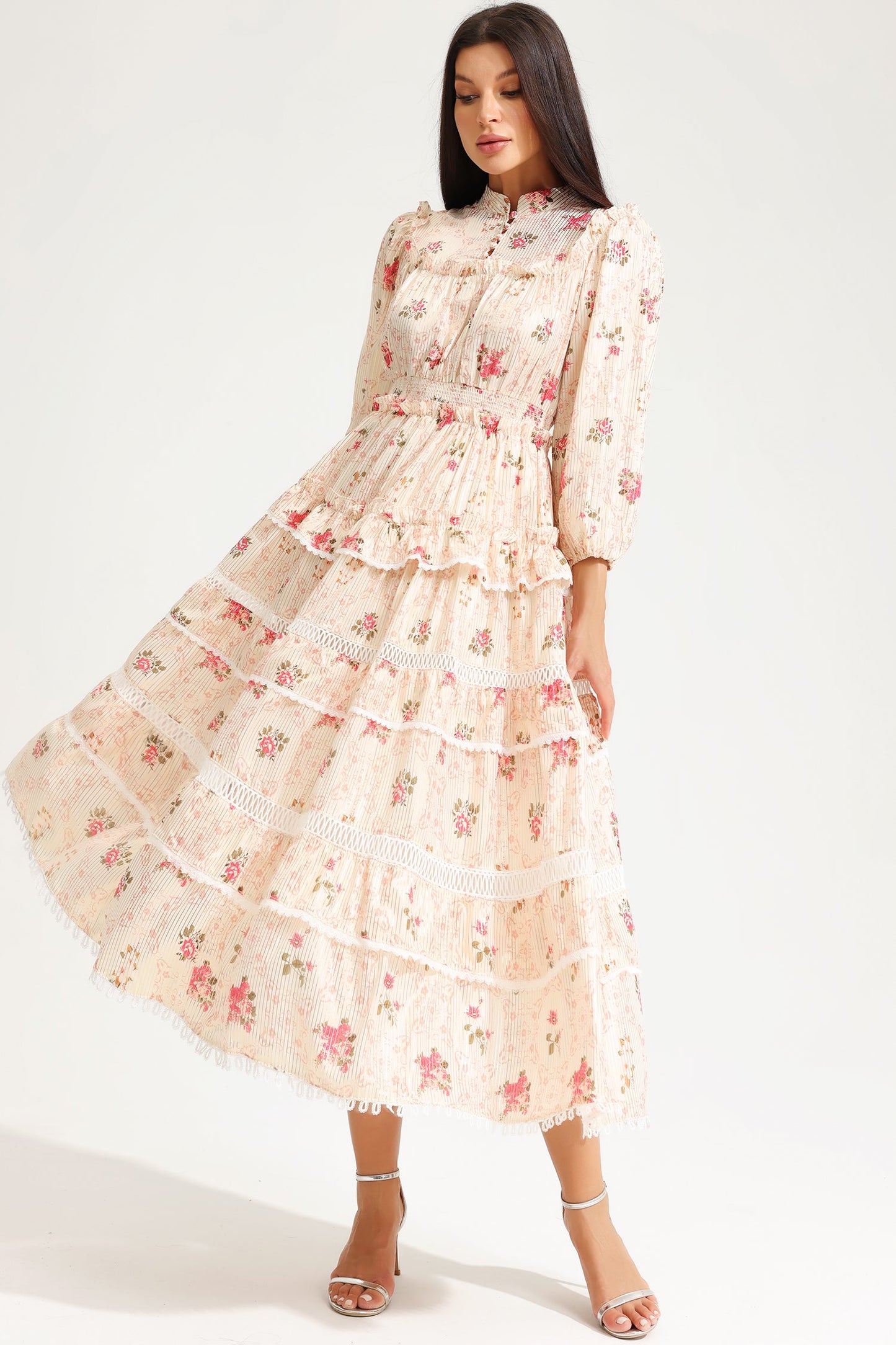 Vestido midi amarillo con hebilla y mangas farol con estampado floral 