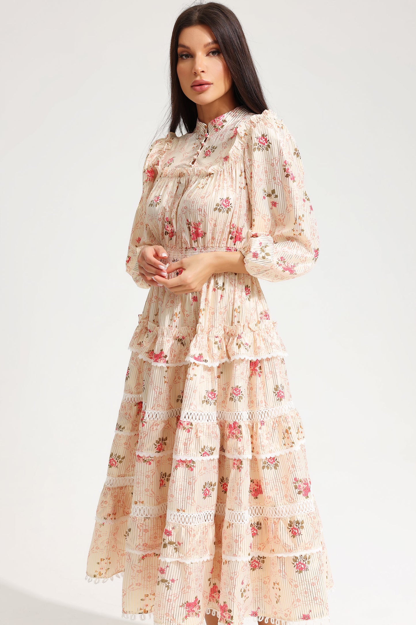 Vestido midi amarillo con hebilla y mangas farol con estampado floral 