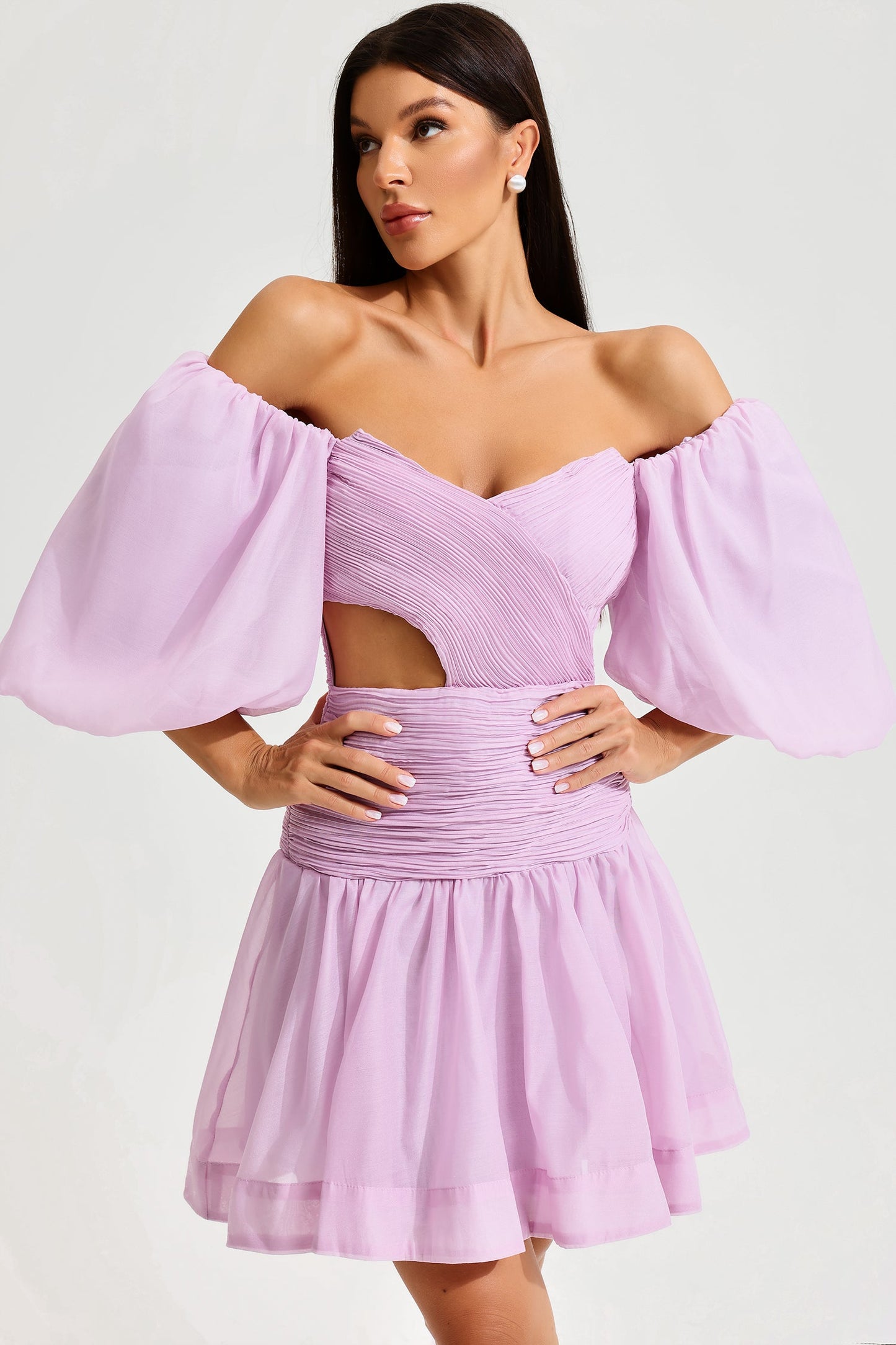 Vestido mini con bustier, espalda descubierta y fruncido con mangas abullonadas 