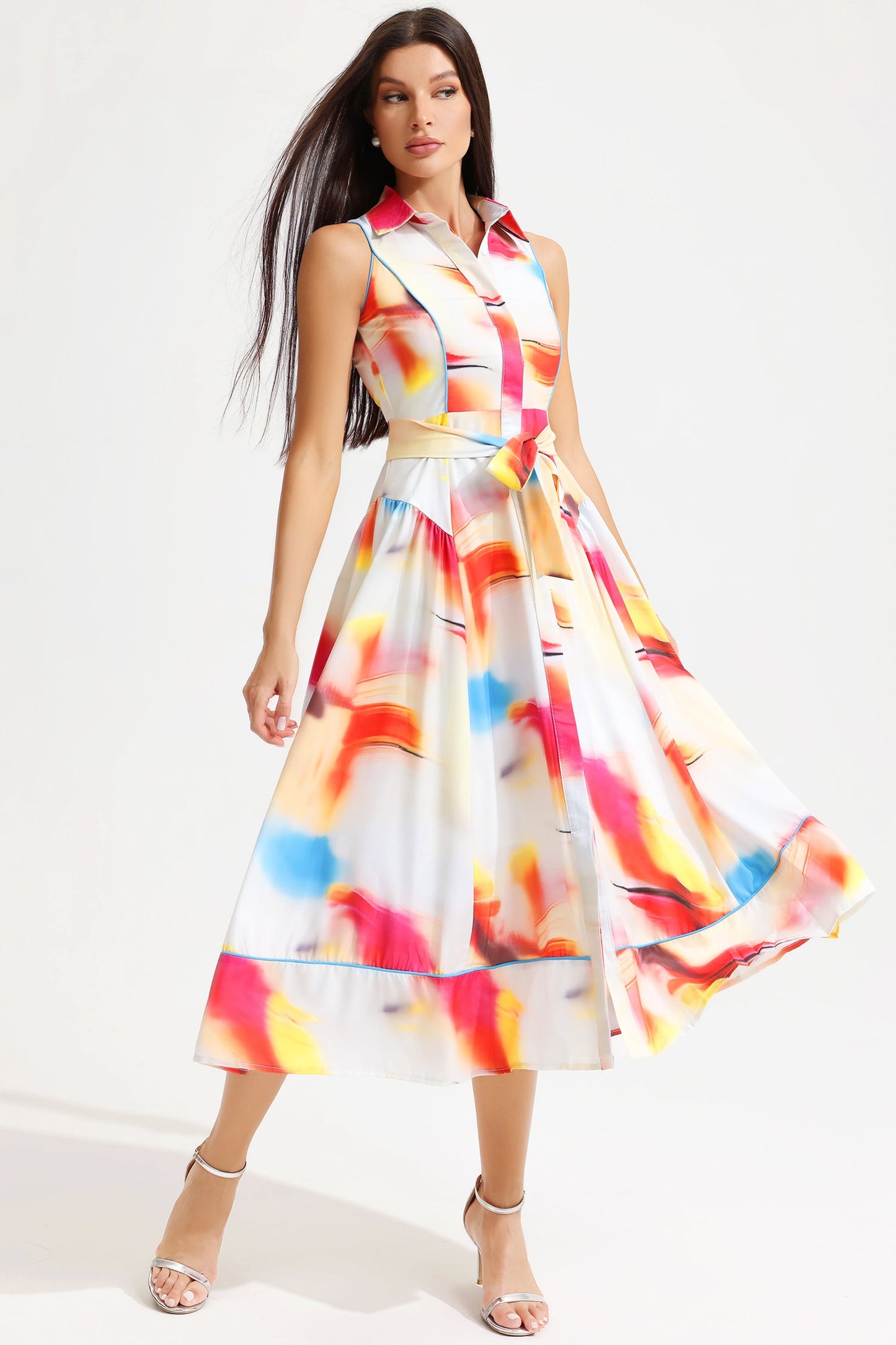 Vestido midi con solapa, sin mangas y estampado abstracto con cordones 