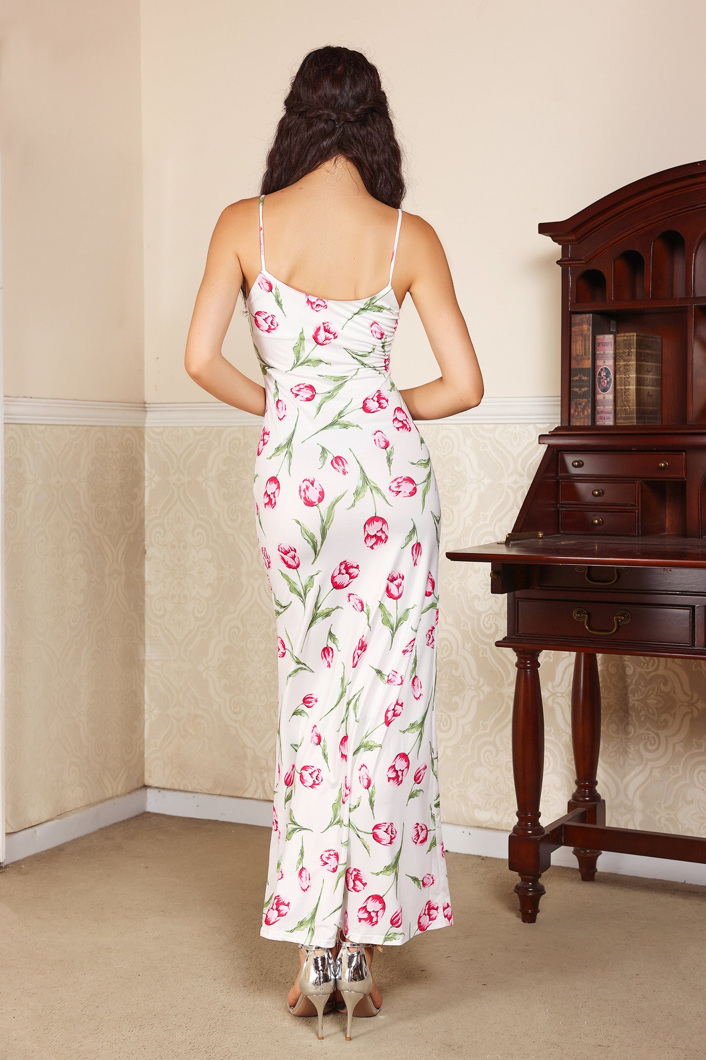 Vestido maxi ajustado sin mangas con estampado floral en 3D 