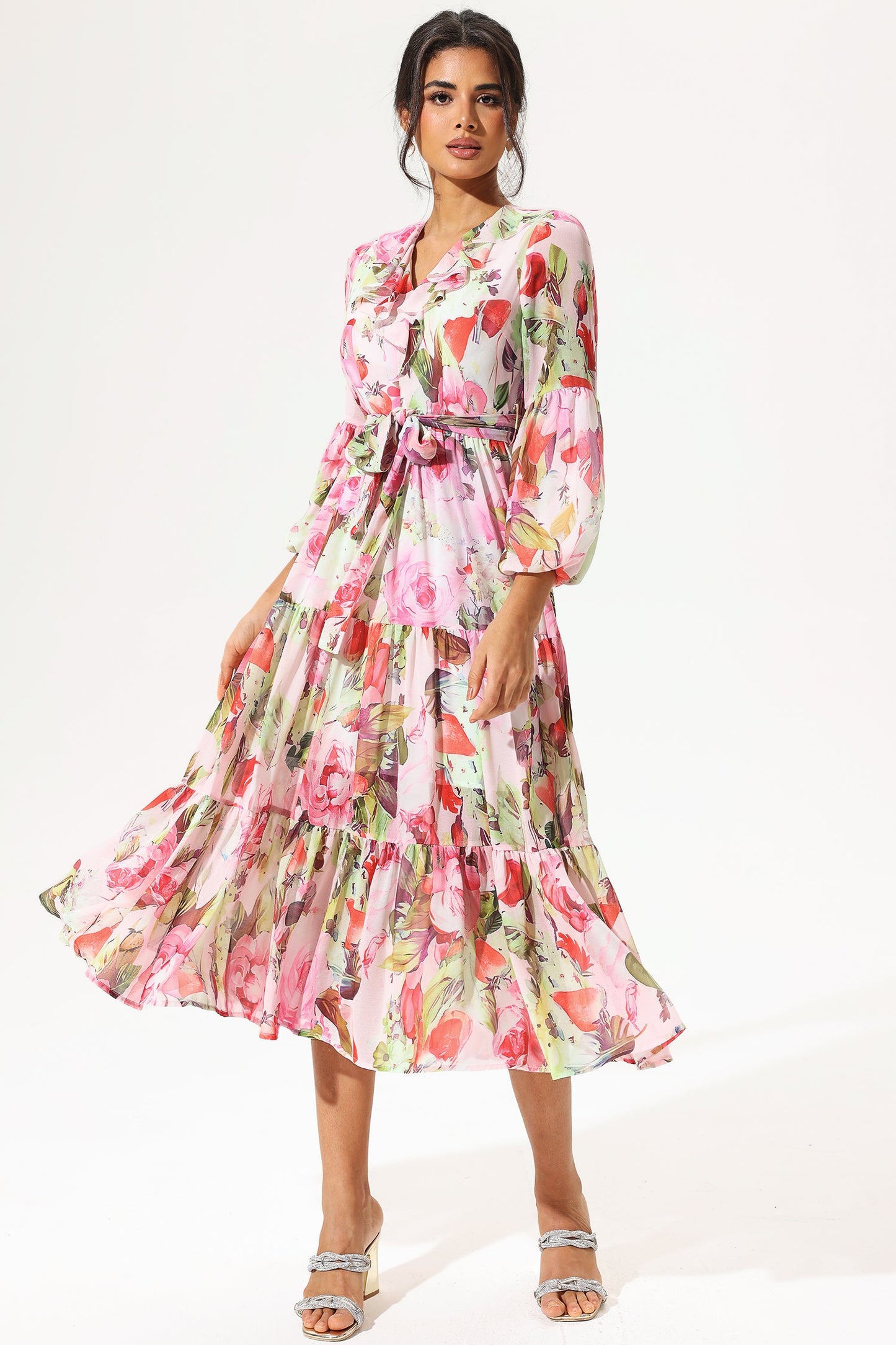 Vestido maxi floral de manga larga con cuello en V y volantes 