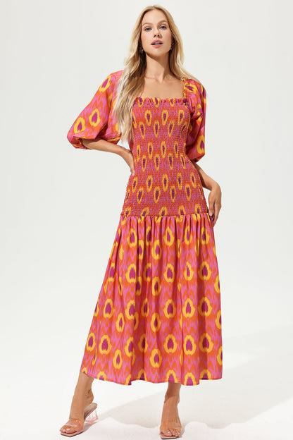 Vestido midi elástico fruncido con hombros descubiertos y mangas farol 
