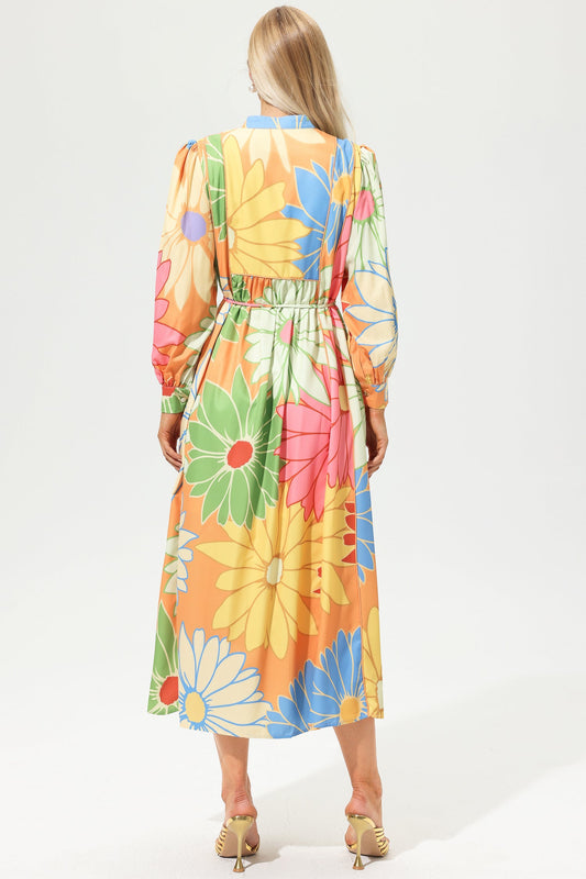 Vestido midi con cuello alto, mangas largas y encaje floral 