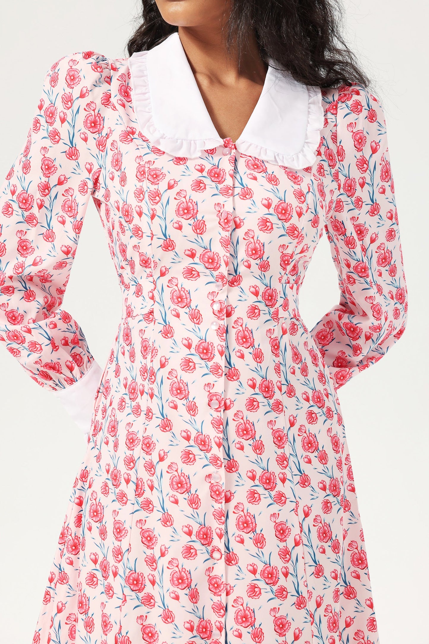 Vestido midi con botones y cuello de muñeca de manga larga con estampado floral en rosa 