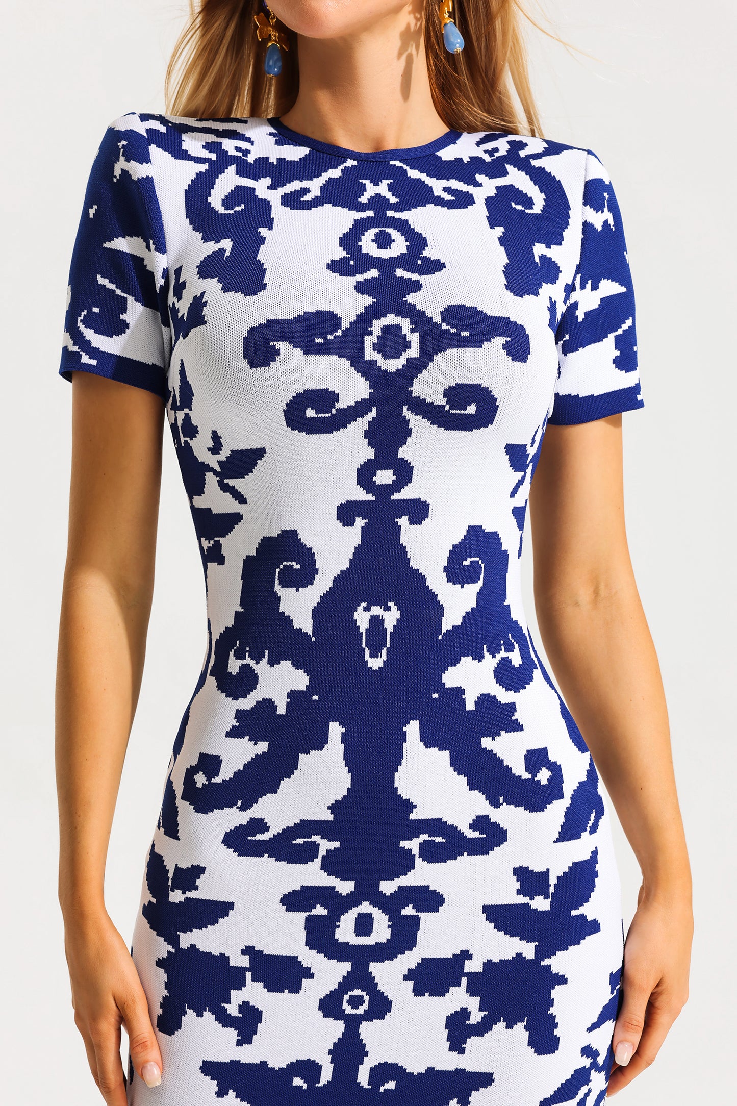 Vestido midi de cuello redondo con estampado paisley de Kint 