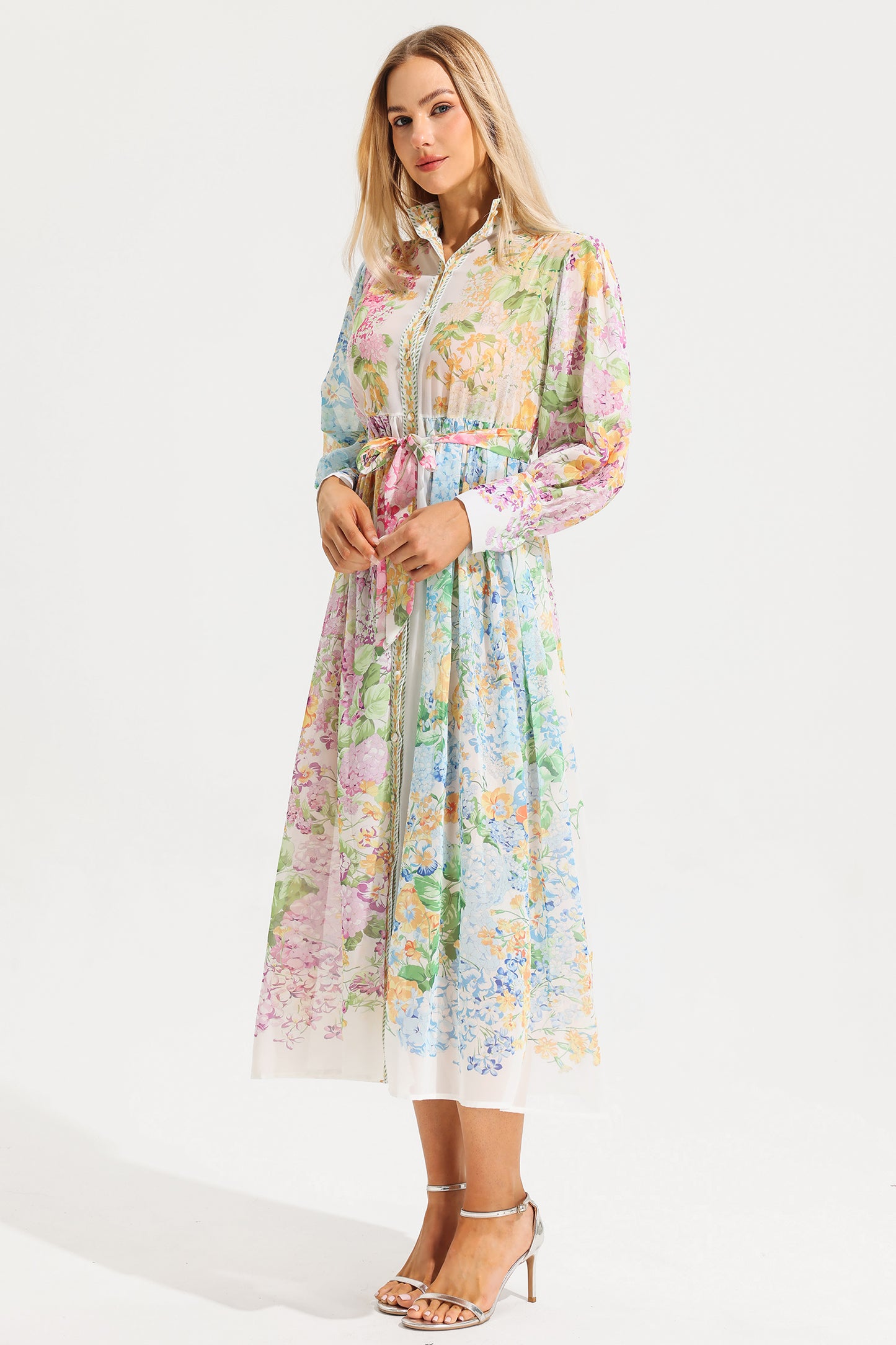 Vestido midi floral de manga larga con cinturón 