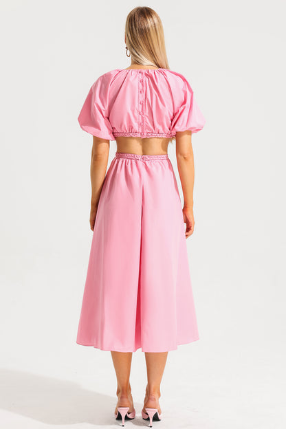 Vestido midi rosa con mangas abullonadas y capuchina 