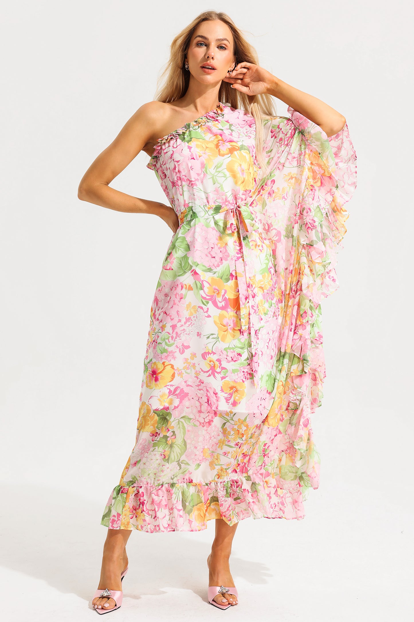 Vestido midi asimétrico de un solo hombro con volantes florales 