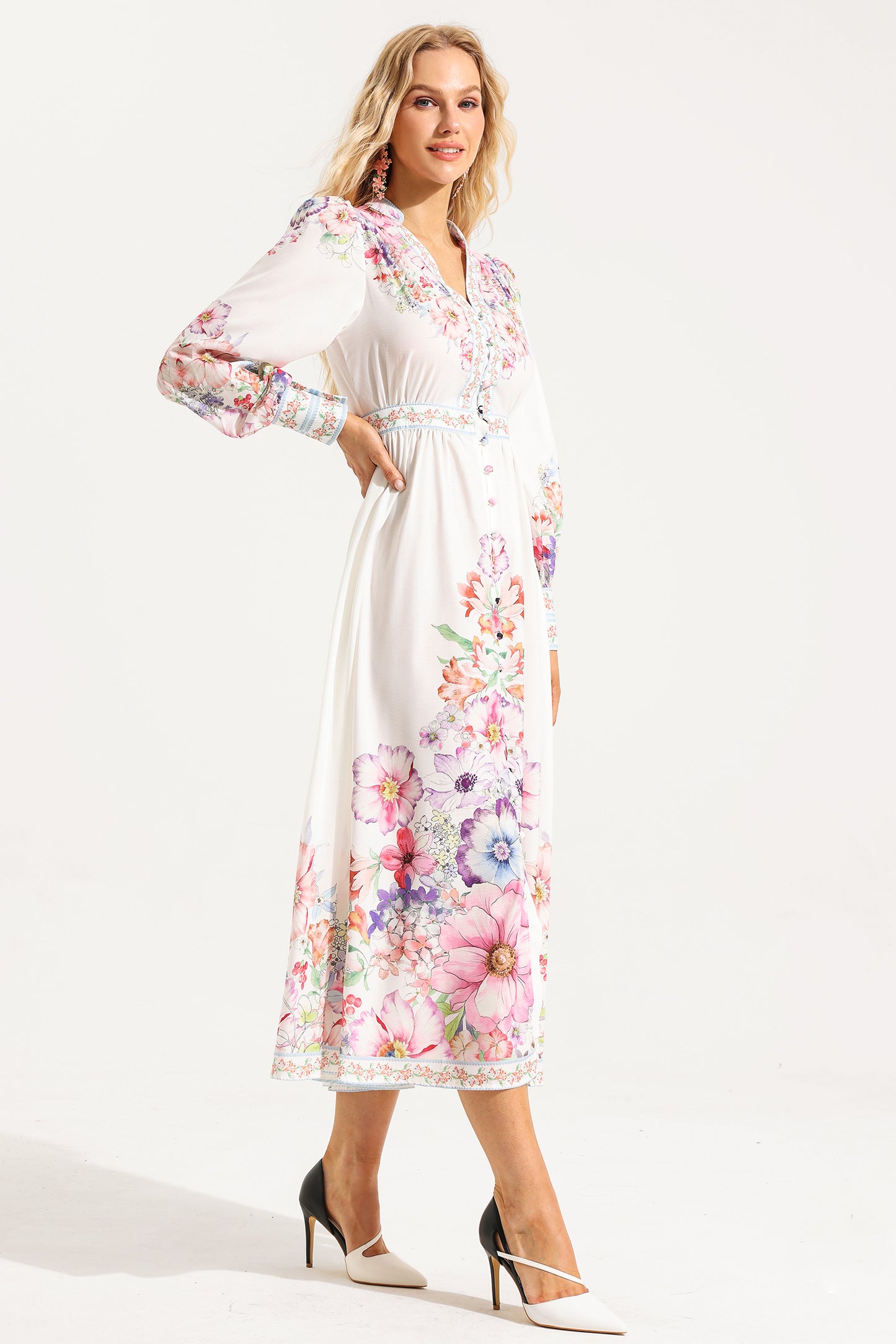 Vestido midi de manga larga con botones y volantes