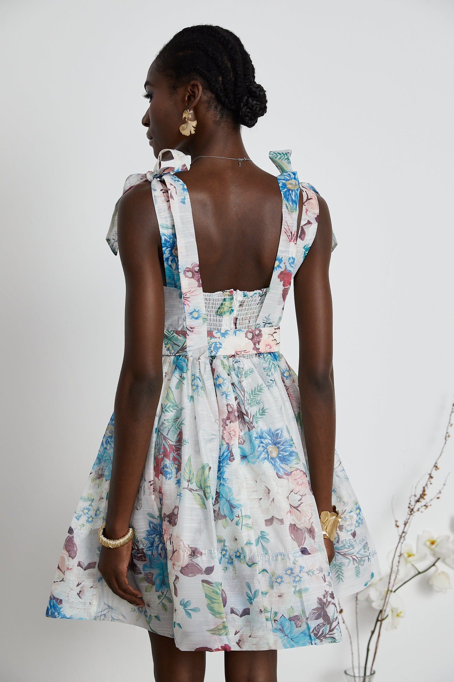 Vestido mini con cinturón y estampado floral Ophelia 