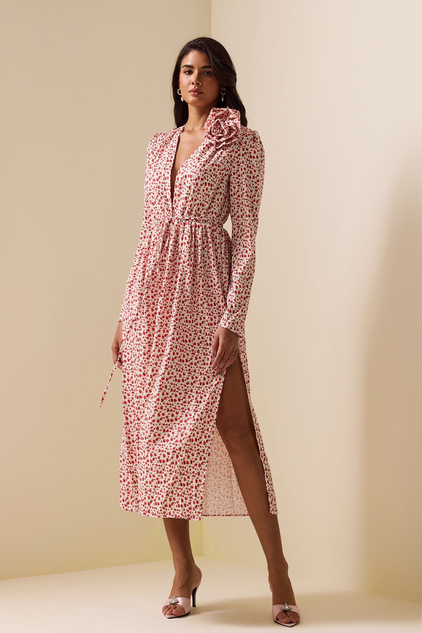 Vestido midi con abertura y manga larga con estampado floral 3D 