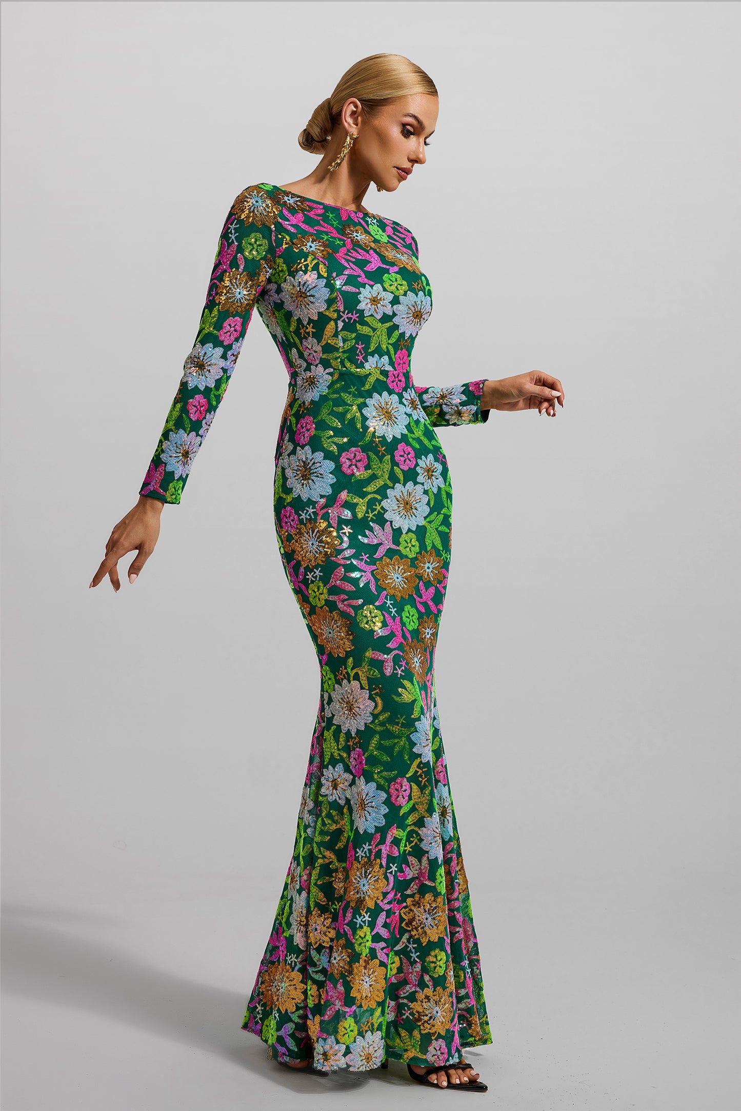 Vestido midi de manga larga con cuello redondo y lentejuelas 