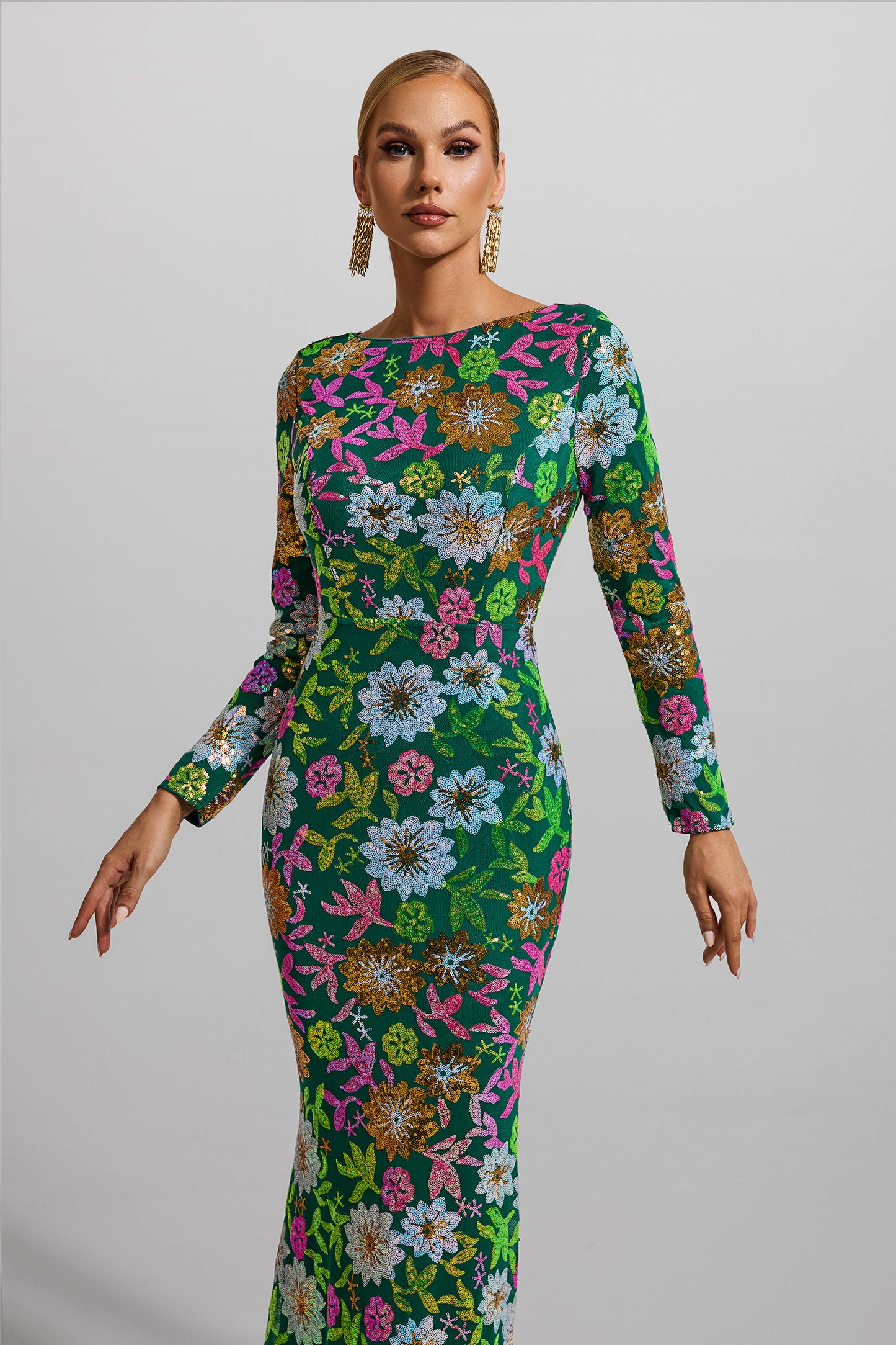 Vestido midi de manga larga con cuello redondo y lentejuelas 
