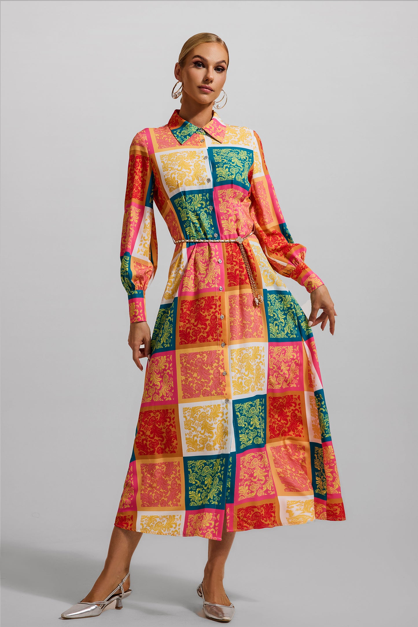 Vestido midi con cuello camisero y estampado de patchwork con cinturón 