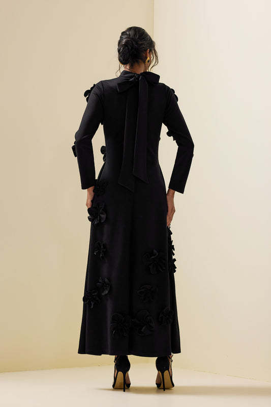 Vestido midi de manga larga con cuello alto y flores 3D 