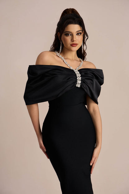 Vestido largo Alva con hombros descubiertos y diamantes 