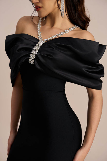 Vestido largo Alva con hombros descubiertos y diamantes 